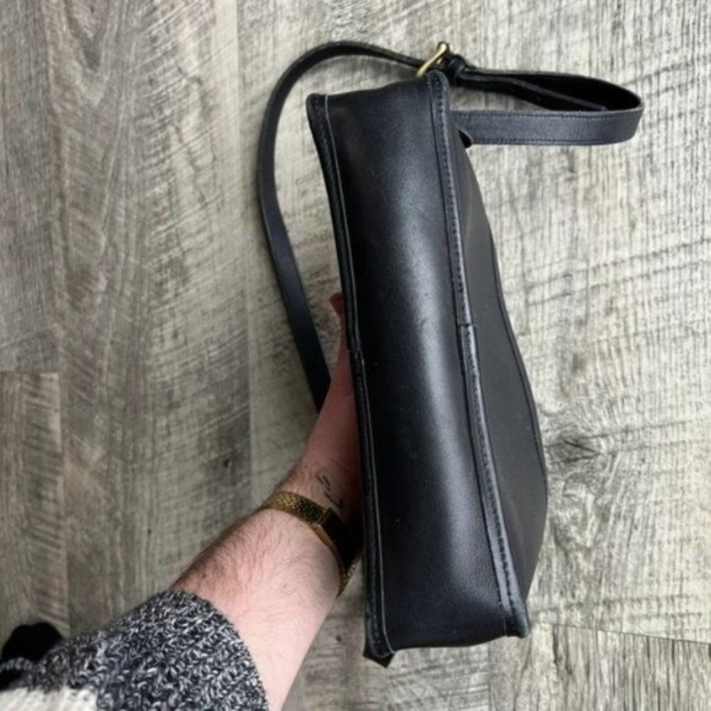 Vintage Coach Swingpack 9974 Milti-Zip Compartment Black Leather Crossbody Bag - Picture 5 of 7